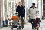 Amsterdam 26 januari 2008
Pieter v Beukering , man van Yvon Jaspers met kinderen en opa aan het wandelen.