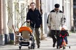 Amsterdam 26 januari 2008
Pieter v Beukering , man van Yvon Jaspers met kinderen en opa aan het wandelen.
