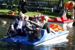 Apeldoorn 30 april 2009
Koninginnedag 2009 in apeldoorn met Koningin Beatrix Pieter v Vollenhoven Prinses Margriet Maxima Prins Willem Alexander Prins Constantijn Prinses Laurentien Prinses Mabel Prins Friso Prins Maurits Prinses Marilene Prins Pieter Christiaan Prinses Anita Prins Floris een zwangere Prinses Aimee en Prinses Annette. s middags probeerde een dwaas een aanslag te plegen op de koninklijke familie waarbij meerdere doden vielen.
Peter Smulders bv
