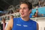 Eindhoven, 24 Oktober 2007
In het Nationaal Zwemcentrum de Tongelreep gaf Olympisch kampioen Pieter van den Hoogenband en zijn trainer Jacco Verhaeren een zwemclinic aan honderd zwemmers die zich daarvoor hadden gemeld bij de Eindhovense zwemwedstrijdtempel. Dat gebeurde in het kader van de campagne 