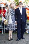 Apeldoorn 30 april 2009
Koninginnedag 2009 in apeldoorn met Koningin Beatrix Pieter v Vollenhoven Prinses Margriet Maxima Prins Willem Alexander Prins Constantijn Prinses Laurentien Prinses Mabel Prins Friso Prins Maurits Prinses Marilene Prins Pieter Christiaan Prinses Anita Prins Floris een zwangere Prinses Aimee en Prinses Annette. s middags probeerde een dwaas een aanslag te plegen op de koninklijke familie waarbij meerdere doden vielen.
Peter Smulders bv