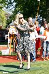 Apeldoorn 30 april 2009
Koninginnedag 2009 in apeldoorn met Koningin Beatrix Pieter v Vollenhoven Prinses Margriet Maxima Prins Willem Alexander Prins Constantijn Prinses Laurentien Prinses Mabel Prins Friso Prins Maurits Prinses Marilene Prins Pieter Christiaan Prinses Anita Prins Floris een zwangere Prinses Aimee en Prinses Annette. s middags probeerde een dwaas een aanslag te plegen op de koninklijke familie waarbij meerdere doden vielen.
Peter Smulders bv