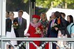 Apeldoorn 30 april 2009
Koninginnedag 2009 in apeldoorn met Koningin Beatrix Pieter v Vollenhoven Prinses Margriet Maxima Prins Willem Alexander Prins Constantijn Prinses Laurentien Prinses Mabel Prins Friso Prins Maurits Prinses Marilene Prins Pieter Christiaan Prinses Anita Prins Floris een zwangere Prinses Aimee en Prinses Annette. s middags probeerde een dwaas een aanslag te plegen op de koninklijke familie waarbij meerdere doden vielen.
Peter Smulders bv