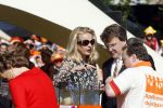 Apeldoorn 30 april 2009
Koninginnedag 2009 in apeldoorn met Koningin Beatrix Pieter v Vollenhoven Prinses Margriet Maxima Prins Willem Alexander Prins Constantijn Prinses Laurentien Prinses Mabel Prins Friso Prins Maurits Prinses Marilene Prins Pieter Christiaan Prinses Anita Prins Floris een zwangere Prinses Aimee en Prinses Annette. s middags probeerde een dwaas een aanslag te plegen op de koninklijke familie waarbij meerdere doden vielen.
Peter Smulders bv