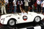 Brescia 15 mei 2008
Start van de Mille Miglia in Brescia. State of art rijdt met 2 porsches mee. Prins Bernhard jr met Menno der Jong. Menno is een vriend en compagnon van Prins Bernhard jr