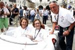 Brescia 15 mei 2008
Start van de Mille Miglia in Brescia. State of art rijdt met 2 porsches mee. Prins Bernhard jr met Menno der Jong. Menno is een vriend en compagnon van Prins Bernhard jr . met Albert Westerman