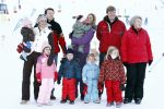Lech 10 februari 2008
Fotosessie Koninklijke familie. Aanwezig waren Koningin Beatrix Maxima Prins Willem Alexander Amalai Alexia Ariane Prins Constantijn Prinses Laurentien Eloise Claus Cazimir en Elenore.