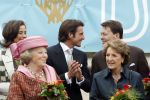 Makkum en Franeker30 april 2008
Koninginnedag 2008 met Koningin Beatrix Prins Willem Alexander Friso Constantijn Maurits Floris Pieter Christiaan Pieter v Vollenhoven en de prinsessen Maxima Laurentien Mabel Aimee Anita Margriet en Marilene.
Peter Smulders bv