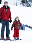 Lech 10 februari 2008
Fotosessie Koninklijke familie. Aanwezig waren Koningin Beatrix Maxima Prins Willem Alexander Amalai Alexia Ariane Prins Constantijn Prinses Laurentien Eloise Claus Cazimir en Elenore.
Peter Smulders bv