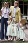 Wassenaar 11 juli 2008
Foto uurtje met prinses Maxima Prins Willem Alexander  en hun dochters Prinses Amalia Prinses Alexia en Prinses Ariane . 
Ze komen aanrijden in bakfiets.