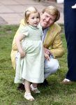Wassenaar 11 juli 2008
Foto uurtje met prinses Maxima Prins Willem Alexander  en hun dochters Prinses Amalia Prinses Alexia en Prinses Ariane . 
Ze komen aanrijden in bakfiets.