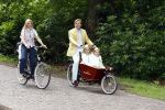 Wassenaar 11 juli 2008
Foto uurtje met prinses Maxima Prins Willem Alexander  en hun dochters Prinses Amalia Prinses Alexia en Prinses Ariane . 
Ze komen aanrijden in bakfiets.
