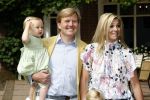 Wassenaar 11 juli 2008
Foto uurtje met prinses Maxima Prins Willem Alexander  en hun dochters Prinses Amalia Prinses Alexia en Prinses Ariane . 
Ze komen aanrijden in bakfiets.