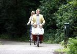 Wassenaar 11 juli 2008
Foto uurtje met prinses Maxima Prins Willem Alexander  en hun dochters Prinses Amalia Prinses Alexia en Prinses Ariane . 
Ze komen aanrijden in bakfiets.