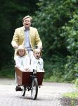 Wassenaar 11 juli 2008
Foto uurtje met prinses Maxima Prins Willem Alexander  en hun dochters Prinses Amalia Prinses Alexia en Prinses Ariane . 
Ze komen aanrijden in bakfiets.