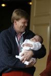 Den Haag 26 juni 2007
Fotomoment met Prins Willem Alexander Maxima Prinses Amalia Alexia en Ariane bij de koninklijke stallen. Prinses Alexia viert haar 2e verjaardag.