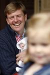 Den Haag 26 juni 2007
Fotomoment met Prins Willem Alexander Maxima Prinses Amalia Alexia en Ariane bij de koninklijke stallen. Prinses Alexia viert haar 2e verjaardag.