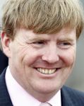 Makkum en Franeker30 april 2008
Koninginnedag 2008 met Koningin Beatrix Prins Willem Alexander Friso Constantijn Maurits Floris Pieter Christiaan Pieter v Vollenhoven en de prinsessen Maxima Laurentien Mabel Aimee Anita Margriet en Marilene. willem alexander met rookaanslag op zijn tanden
Peter Smulders bv