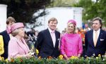 Makkum en Franeker30 april 2008
Koninginnedag 2008 met Koningin Beatrix Prins Willem Alexander Friso Constantijn Maurits Floris Pieter Christiaan Pieter v Vollenhoven en de prinsessen Maxima Laurentien Mabel Aimee Anita Margriet en Marilene.
Peter Smulders bv
