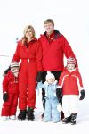 Lech 16 februari 2009
Fotosessie met de koninklijke familie in Oberlech. Koningin Beatrix Prins Willem Alexander Prinses Maxima Prinses Amalia Prinses Alexia Prinses Ariane Prins Constantijn Prins es Laurentien Claus Cazimir Eloise en  Leonore.