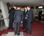 Apeldoorn, 8 Mei 2009
Speciale Herdenkingsdienst voor de slachtoffers van de ramp op Koninginnedag
Veel Politie, overal afzettingen met grote betonblokken.
Prins Willem Alexander
Foto Peter Smulders