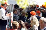 Apeldoorn 30 april 2009
Koninginnedag 2009 in apeldoorn met Koningin Beatrix Pieter v Vollenhoven Prinses Margriet Maxima Prins Willem Alexander Prins Constantijn Prinses Laurentien Prinses Mabel Prins Friso Prins Maurits Prinses Marilene Prins Pieter Christiaan Prinses Anita Prins Floris een zwangere Prinses Aimee en Prinses Annette. s middags probeerde een dwaas een aanslag te plegen op de koninklijke familie waarbij meerdere doden vielen.
Peter Smulders bv