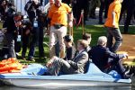 Apeldoorn 30 april 2009
Koninginnedag 2009 in apeldoorn met Koningin Beatrix Pieter v Vollenhoven Prinses Margriet Maxima Prins Willem Alexander Prins Constantijn Prinses Laurentien Prinses Mabel Prins Friso Prins Maurits Prinses Marilene Prins Pieter Christiaan Prinses Anita Prins Floris een zwangere Prinses Aimee en Prinses Annette. s middags probeerde een dwaas een aanslag te plegen op de koninklijke familie waarbij meerdere doden vielen.
Peter Smulders bv