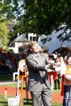 Apeldoorn 30 april 2009
Koninginnedag 2009 in apeldoorn met Koningin Beatrix Pieter v Vollenhoven Prinses Margriet Maxima Prins Willem Alexander Prins Constantijn Prinses Laurentien Prinses Mabel Prins Friso Prins Maurits Prinses Marilene Prins Pieter Christiaan Prinses Anita Prins Floris een zwangere Prinses Aimee en Prinses Annette. s middags probeerde een dwaas een aanslag te plegen op de koninklijke familie waarbij meerdere doden vielen.
Peter Smulders bv