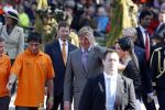 Apeldoorn 30 april 2009
Koninginnedag 2009 in apeldoorn met Koningin Beatrix Pieter v Vollenhoven Prinses Margriet Maxima Prins Willem Alexander Prins Constantijn Prinses Laurentien Prinses Mabel Prins Friso Prins Maurits Prinses Marilene Prins Pieter Christiaan Prinses Anita Prins Floris een zwangere Prinses Aimee en Prinses Annette. s middags probeerde een dwaas een aanslag te plegen op de koninklijke familie waarbij meerdere doden vielen.
Peter Smulders bv