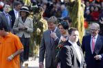 Apeldoorn 30 april 2009
Koninginnedag 2009 in apeldoorn met Koningin Beatrix Pieter v Vollenhoven Prinses Margriet Maxima Prins Willem Alexander Prins Constantijn Prinses Laurentien Prinses Mabel Prins Friso Prins Maurits Prinses Marilene Prins Pieter Christiaan Prinses Anita Prins Floris een zwangere Prinses Aimee en Prinses Annette. s middags probeerde een dwaas een aanslag te plegen op de koninklijke familie waarbij meerdere doden vielen.
Peter Smulders bv