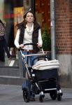 Amsterdam 11 februari 2008
Prinses Aimee op de pc hooftstraat achter de kinderwagen.