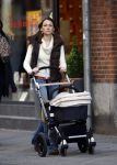 Amsterdam 11 februari 2008
Prinses Aimee op de pc hooftstraat achter de kinderwagen.