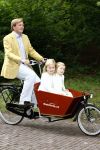 Wassenaar 11 juli 2008
Foto uurtje met prinses Maxima Prins Willem Alexander  en hun dochters Prinses Amalia Prinses Alexia en Prinses Ariane . 
Ze komen aanrijden in bakfiets.