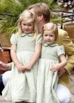 Wassenaar 11 juli 2008
Foto uurtje met prinses Maxima Prins Willem Alexander  en hun dochters Prinses Amalia Prinses Alexia en Prinses Ariane . 
Ze komen aanrijden in bakfiets.