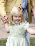 Wassenaar 11 juli 2008
Foto uurtje met prinses Maxima Prins Willem Alexander  en hun dochters Prinses Amalia Prinses Alexia en Prinses Ariane . 
Ze komen aanrijden in bakfiets.