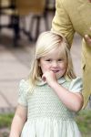 Wassenaar 11 juli 2008
Foto uurtje met prinses Maxima Prins Willem Alexander  en hun dochters Prinses Amalia Prinses Alexia en Prinses Ariane . 
Ze komen aanrijden in bakfiets.