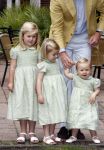 Wassenaar 11 juli 2008
Foto uurtje met prinses Maxima Prins Willem Alexander  en hun dochters Prinses Amalia Prinses Alexia en Prinses Ariane . 
Ze komen aanrijden in bakfiets.