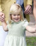 Wassenaar 11 juli 2008
Foto uurtje met prinses Maxima Prins Willem Alexander  en hun dochters Prinses Amalia Prinses Alexia en Prinses Ariane . 
Ze komen aanrijden in bakfiets.