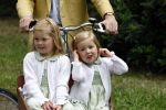 Wassenaar 11 juli 2008
Foto uurtje met prinses Maxima Prins Willem Alexander  en hun dochters Prinses Amalia Prinses Alexia en Prinses Ariane . 
Ze komen aanrijden in bakfiets.