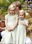Wassenaar 11 juli 2008
Foto uurtje met prinses Maxima Prins Willem Alexander  en hun dochters Prinses Amalia Prinses Alexia en Prinses Ariane . 
Ze komen aanrijden in bakfiets.