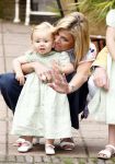 Wassenaar 11 juli 2008
Foto uurtje met prinses Maxima Prins Willem Alexander  en hun dochters Prinses Amalia Prinses Alexia en Prinses Ariane . 
Ze komen aanrijden in bakfiets.