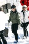 Lech 26 februari 2008
Prinses Caroline v Monaco en Prins Ernst v Hannover op skivakantie in lech.  Ze steken allebei een sigaret op.
Peter Smulders bv