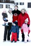 Lech 10 februari 2008
Fotosessie Koninklijke familie. Aanwezig waren Koningin Beatrix Maxima Prins Willem Alexander Amalai Alexia Ariane Prins Constantijn Prinses Laurentien Eloise Claus Cazimir en Elenore.