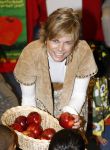 Amsterdam 23 januari 2008
Prinses Laurentien tijdens voorleesdag in bibliotheek met kinderen.