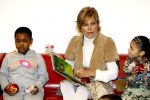 Amsterdam 23 januari 2008
Prinses Laurentien tijdens voorleesdag in bibliotheek met kinderen.