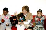 Amsterdam 23 januari 2008
Prinses Laurentien tijdens voorleesdag in bibliotheek met kinderen.