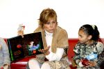 Amsterdam 23 januari 2008
Prinses Laurentien tijdens voorleesdag in bibliotheek met kinderen.