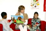 Amsterdam 23 januari 2008
Prinses Laurentien tijdens voorleesdag in bibliotheek met kinderen.