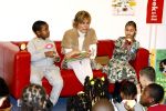Amsterdam 23 januari 2008
Prinses Laurentien tijdens voorleesdag in bibliotheek met kinderen.