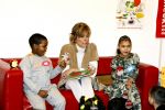 Amsterdam 23 januari 2008
Prinses Laurentien tijdens voorleesdag in bibliotheek met kinderen.